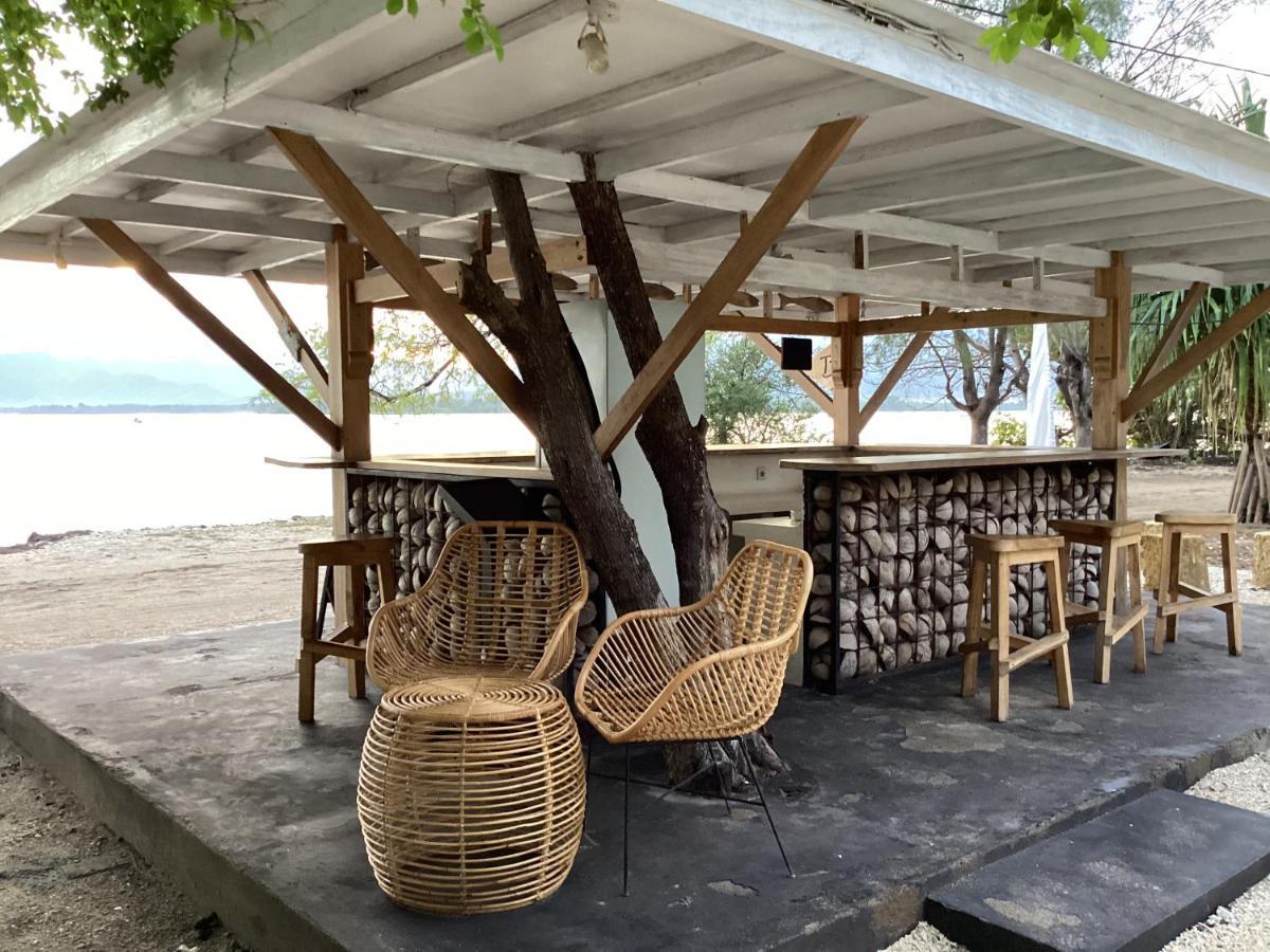 Hotel Juliantos By The Sea Gili Air Exterior foto