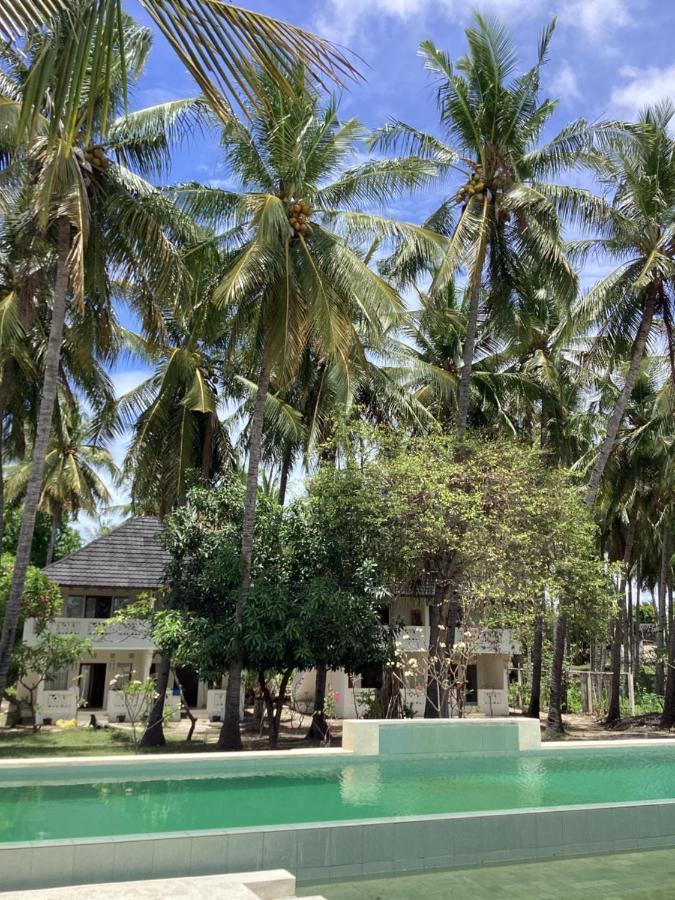 Hotel Juliantos By The Sea Gili Air Exterior foto