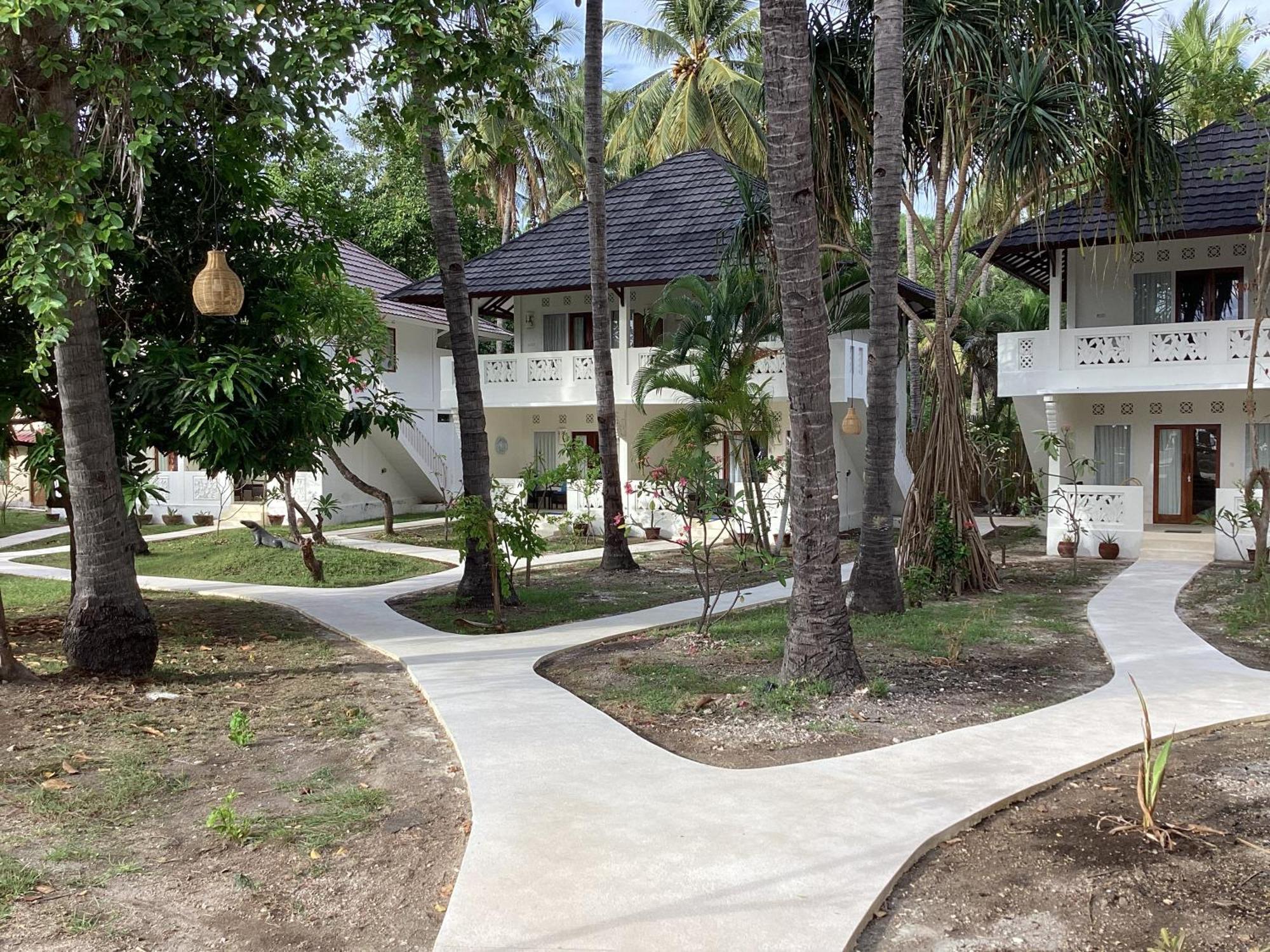 Hotel Juliantos By The Sea Gili Air Exterior foto